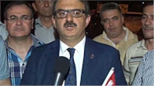 HACILAR DEMOKRASİ NÖBETİNİ ELLERİNDE TÜRK BAYRAKLARI İLE SÜRDÜRÜYOR